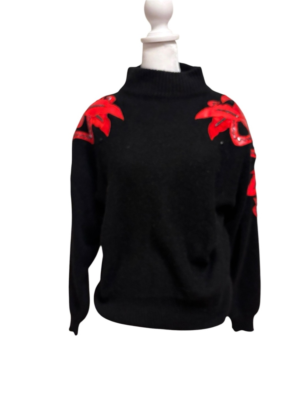 Vintage Cedars Black Silk/Angora Sweater ❤️